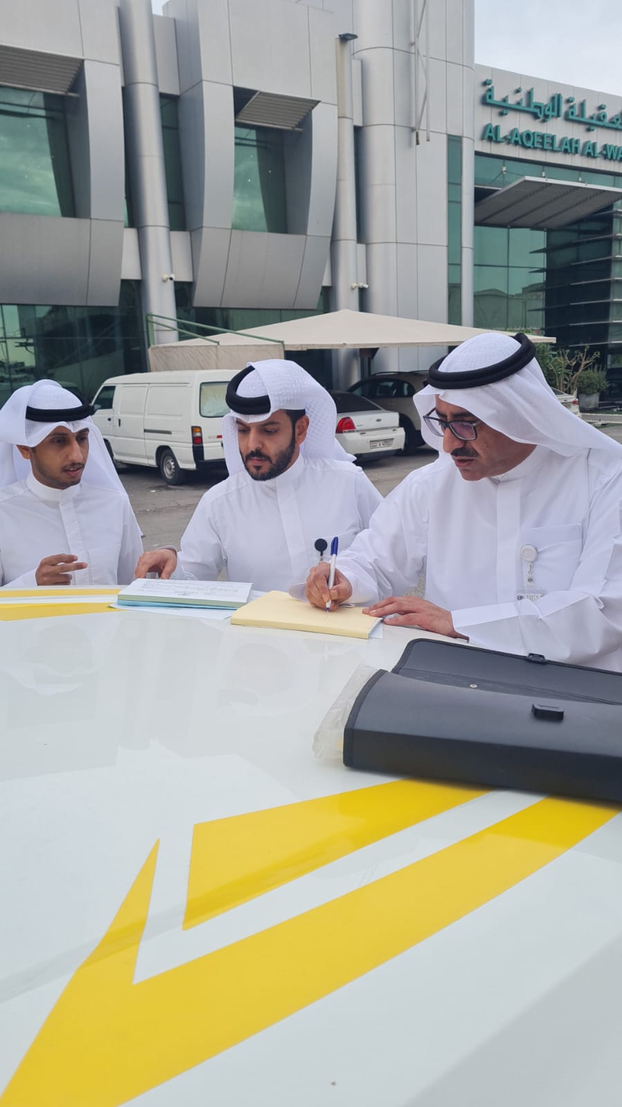تكثيف حملات ادارات السلامة في كافة المحافظات للتأكد من مدى الالتزام بتطبيق اشتراطات اعمال السلامة ووضع حاويات لمخلفات المواد الانشائية 